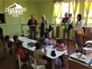 2017-Visita Instituto Británico de Cultura y Unicef a escuela de Caleu